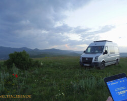 Wunderschöne lebendige Natur um uns herum auf dieser Höhe.