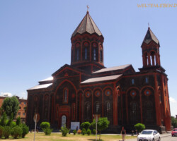 Die Kathedrale wurde, wie der Rest der Stadt Gjumri, bei einem Erdbeben im Jahr 1988 schwer beschädigt und danach wieder aufgebaut.