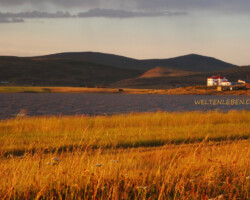 Zum Baden ist der Arpisee weniger geeignet, bietet dafür zu jeder Tageszeit eine tolle Kulisse.